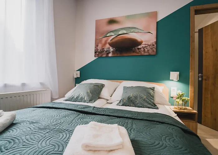 Szent Miklos Apartman -Keco-